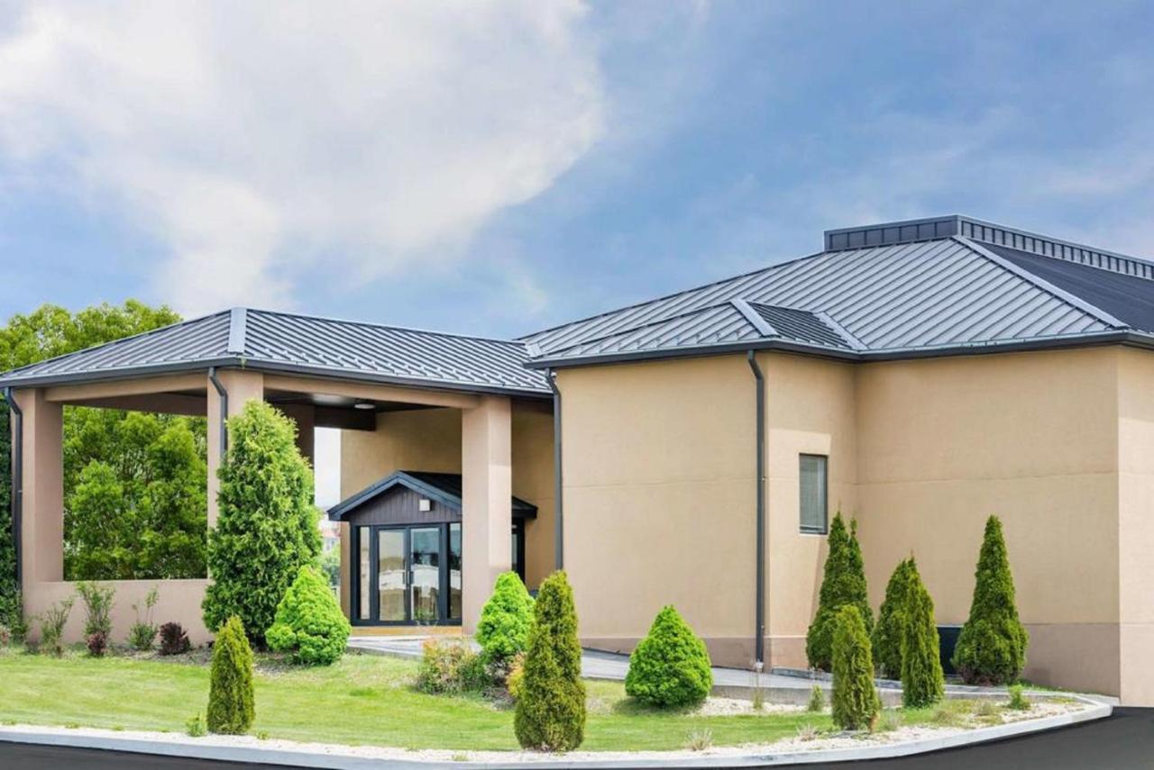 Wingate By Wyndham Somerset Exterior photo